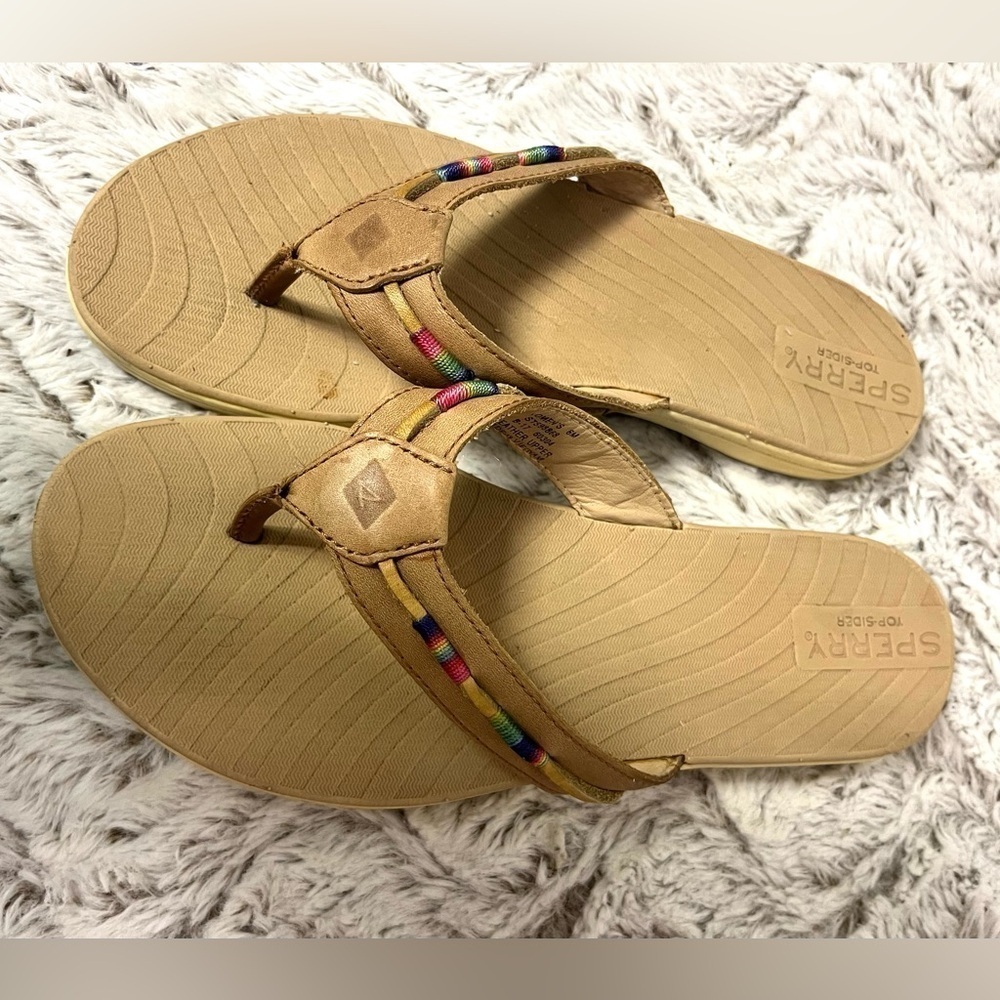 Sperry Women's Seabrooke Thread Wrap Flip Flop in Tan
Size 6